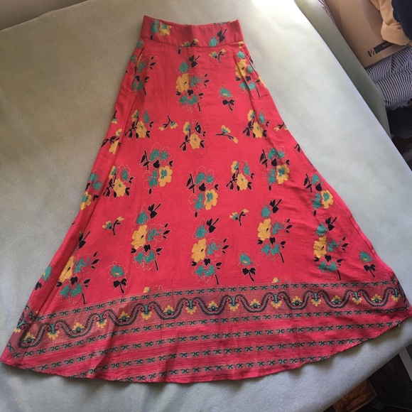 Bright and Floral 100% Cotton Maxi Skirt by 'What Goes Around Comes Around' - Picture 4 of 15